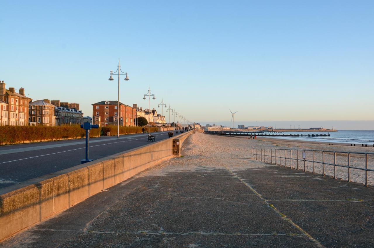 Sea Views Stunning 2 Bedroom Apartment # Lowestoft Zewnętrze zdjęcie