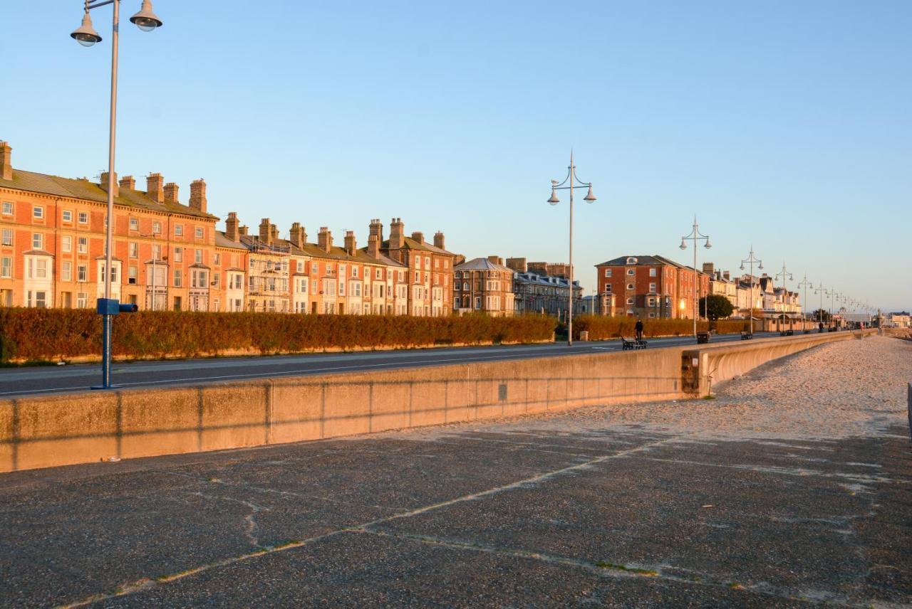 Sea Views Stunning 2 Bedroom Apartment # Lowestoft Zewnętrze zdjęcie